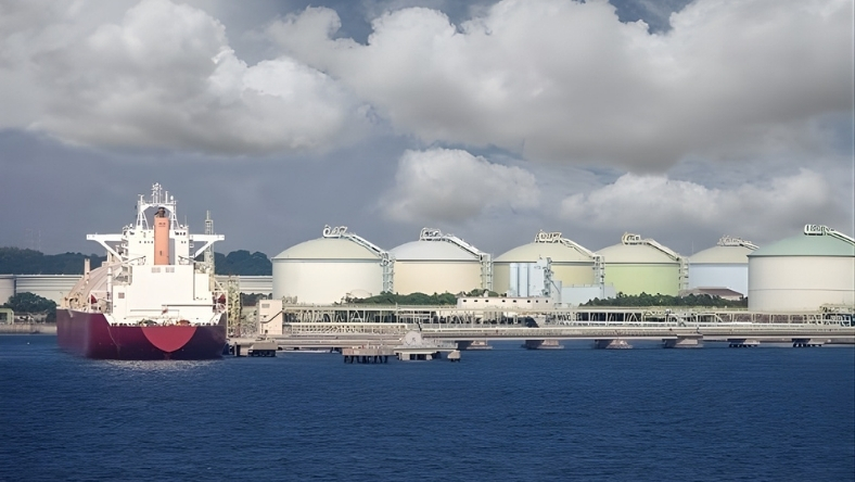 Inside Qatar’s $1.3B Push for Lower-Carbon LNG